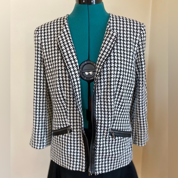 Size S- Black and White Houndstooth ZipUp Blazer jacket - Picture 7 of 7